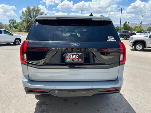 Used 2025 Ford Expedition Tremor AWD/4WD image 6