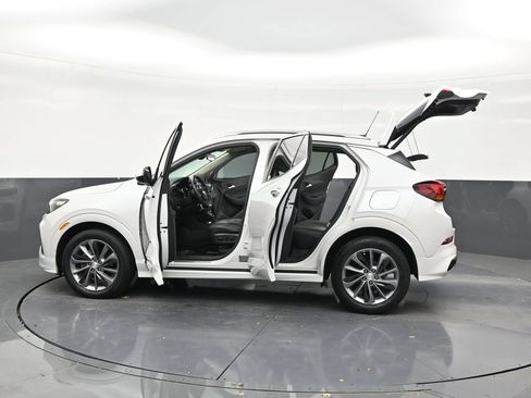 Used 2022 Buick Encore GX Select w/ Sport Touring Package FWD image 31