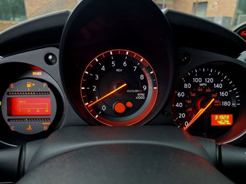 Used 2016 Nissan 370Z NISMO image 60