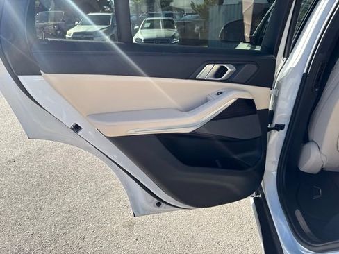 Used 2021 BMW X5 xDrive40i w/ Premium Package 2 AWD/4WD image 34