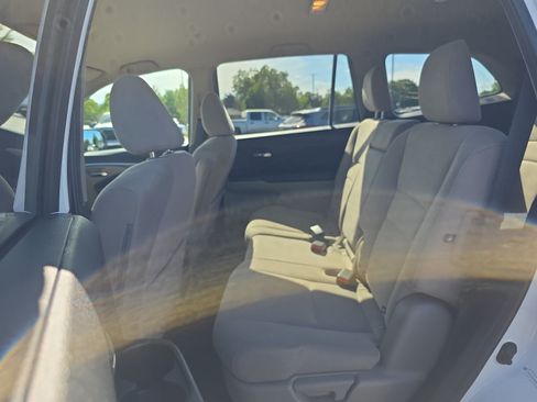 Used 2016 Honda Pilot EX image 16