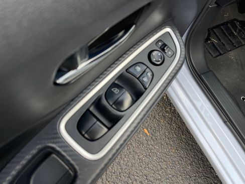 Used 2025 Nissan Versa SR w/ Trunk Package image 8