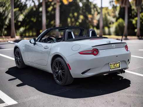 New 2026 MAZDA MX-5 Miata Club w/ Interior Package RWD image 7
