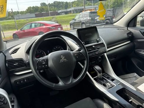 Used 2022 Mitsubishi Eclipse Cross SE FWD image 12