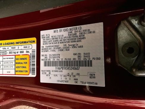 Used 2017 Ford Mustang Coupe RWD image 31