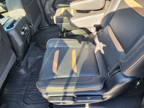 Used 2022 GMC Yukon XL AT4 image 13