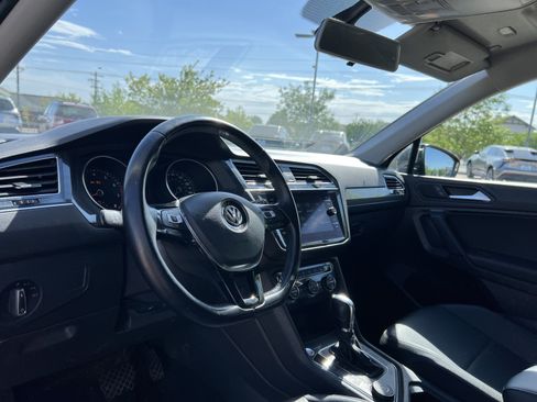Used 2019 Volkswagen Tiguan SE AWD/4WD image 24