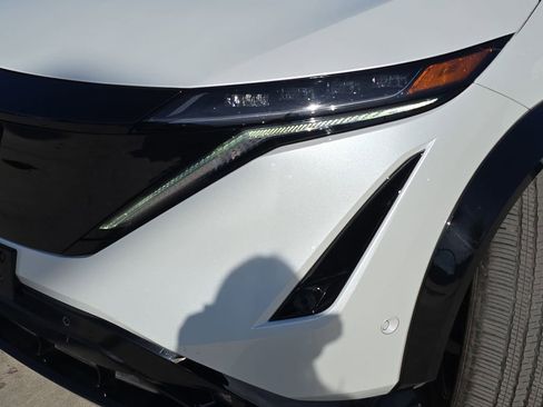 Used 2023 Nissan Ariya FWD image 36