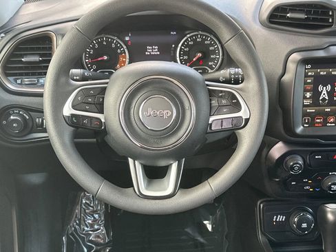 Used 2023 Jeep Renegade Latitude image 11