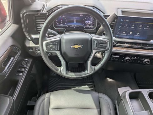 Used 2023 Chevrolet Silverado 1500 LT w/ Leather Package AWD/4WD image 18