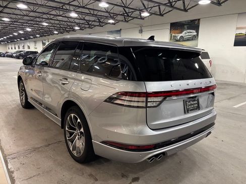 Used 2021 Lincoln Aviator Grand Touring w/ Elements Package Plus AWD/4WD image 3