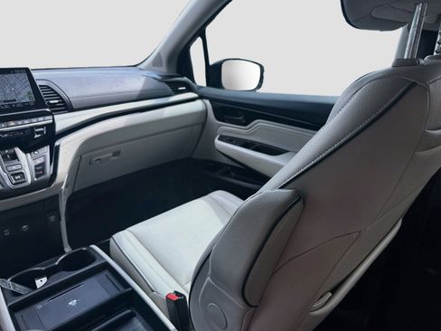 Certified 2025 Honda Odyssey Touring image 22
