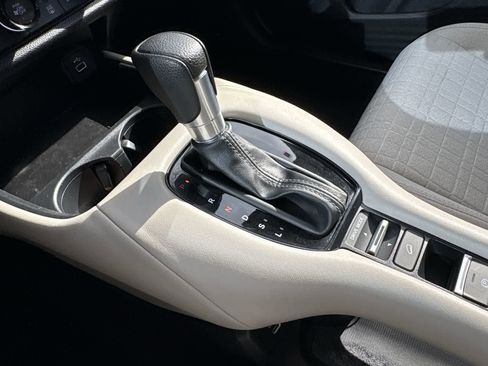 Used 2025 Honda HR-V LX image 16