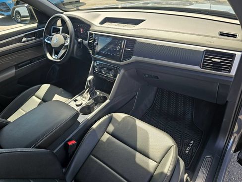 Certified 2023 Volkswagen Atlas Cross Sport SEL R-Line AWD/4WD image 15
