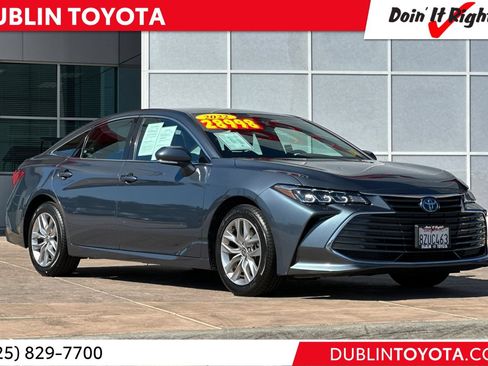 Certified 2022 Toyota Avalon XLE FWD image 1