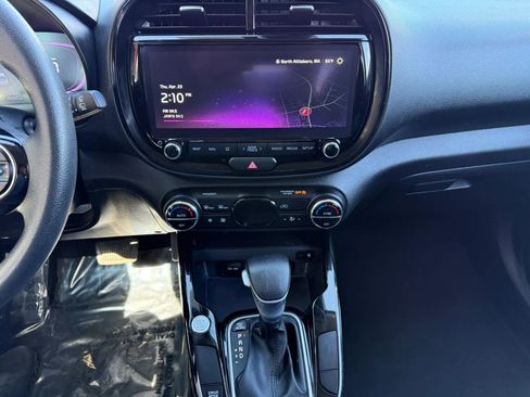 Used 2023 Kia Soul S FWD image 12