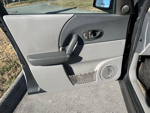 Used 2003 Saturn Vue AWD V6 image 11