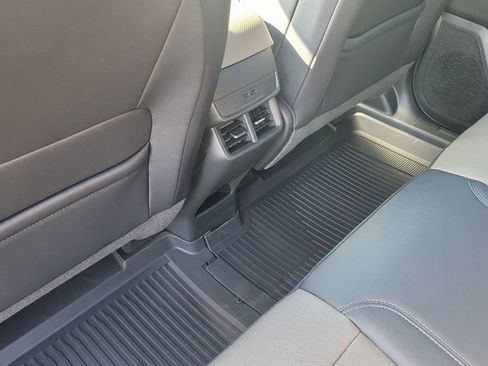 New 2026 Chevrolet Equinox LT w/ Convenience Package II FWD image 26