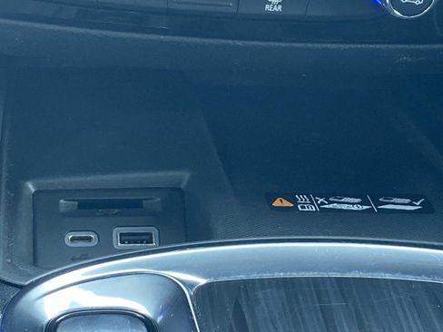 Used 2022 Buick Enclave Essence w/ Sport Touring Edition image 24