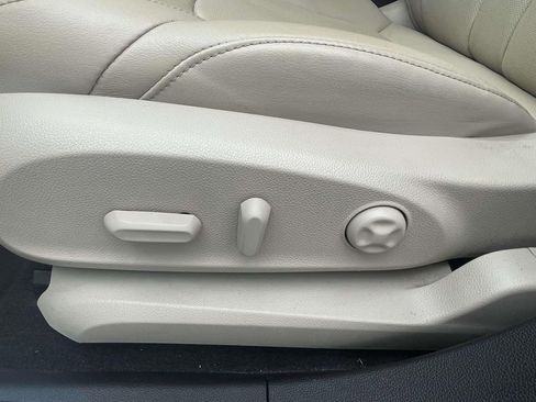 Used 2017 Buick Envision Essence image 16