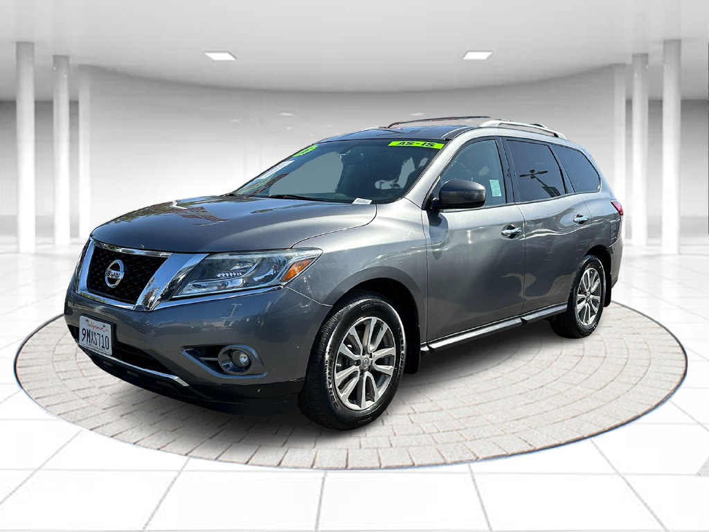 Used 2016 Nissan Pathfinder SV FWD image 1