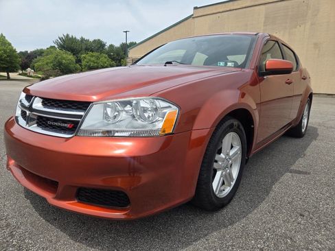 Used 2012 Dodge Avenger SXT w/ Cold Weather Group FWD image 2
