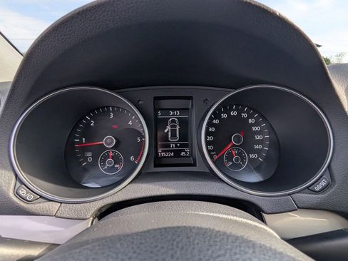 Used 2014 Volkswagen Golf TDI image 16