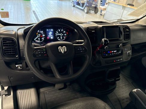 Used 2023 RAM ProMaster 2500 FWD image 16