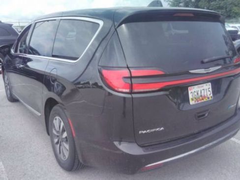 Used 2023 Chrysler Pacifica Limited FWD image 6
