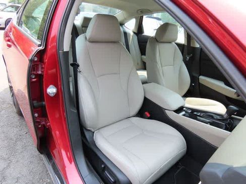 Used 2025 Honda Accord Touring image 16