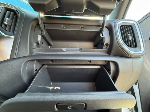 Used 2020 Chevrolet Silverado 1500 High Country w/ Technology Package image 10