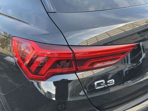 Used 2019 Audi Q3 2.0T Premium w/ Convenience Package image 9