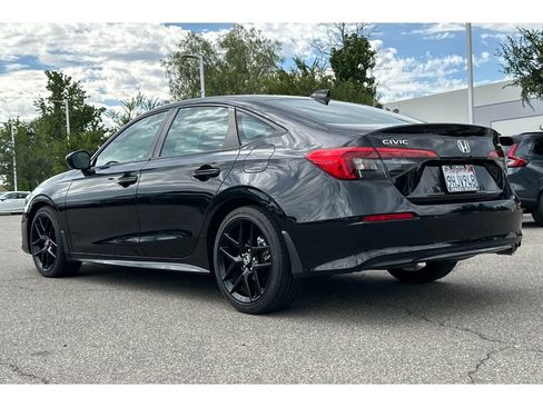 Used 2023 Honda Civic Sport image 3