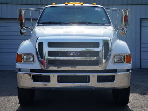 Used 2015 Ford F650 2WD Crew Cab Super Duty image 3
