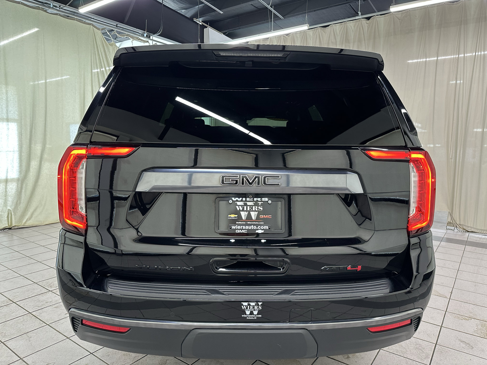 Certified 2023 GMC Yukon AT4 w/ Technology Package AWD/4WD image 6