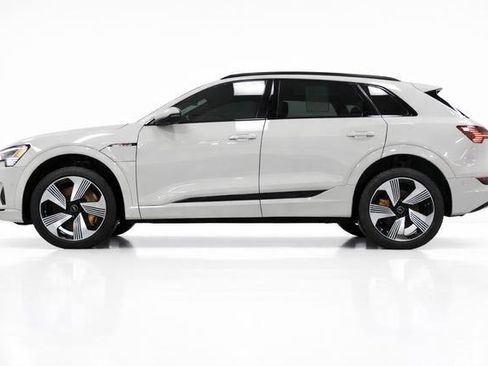 Used 2022 Audi e-tron Premium Plus w/ Premium Plus Package AWD/4WD image 4