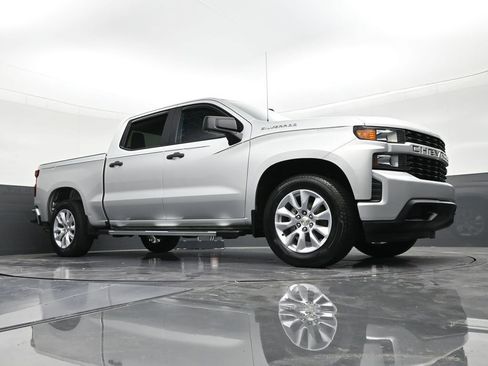 Used 2020 Chevrolet Silverado 1500 Custom w/ Custom Value Package image 26