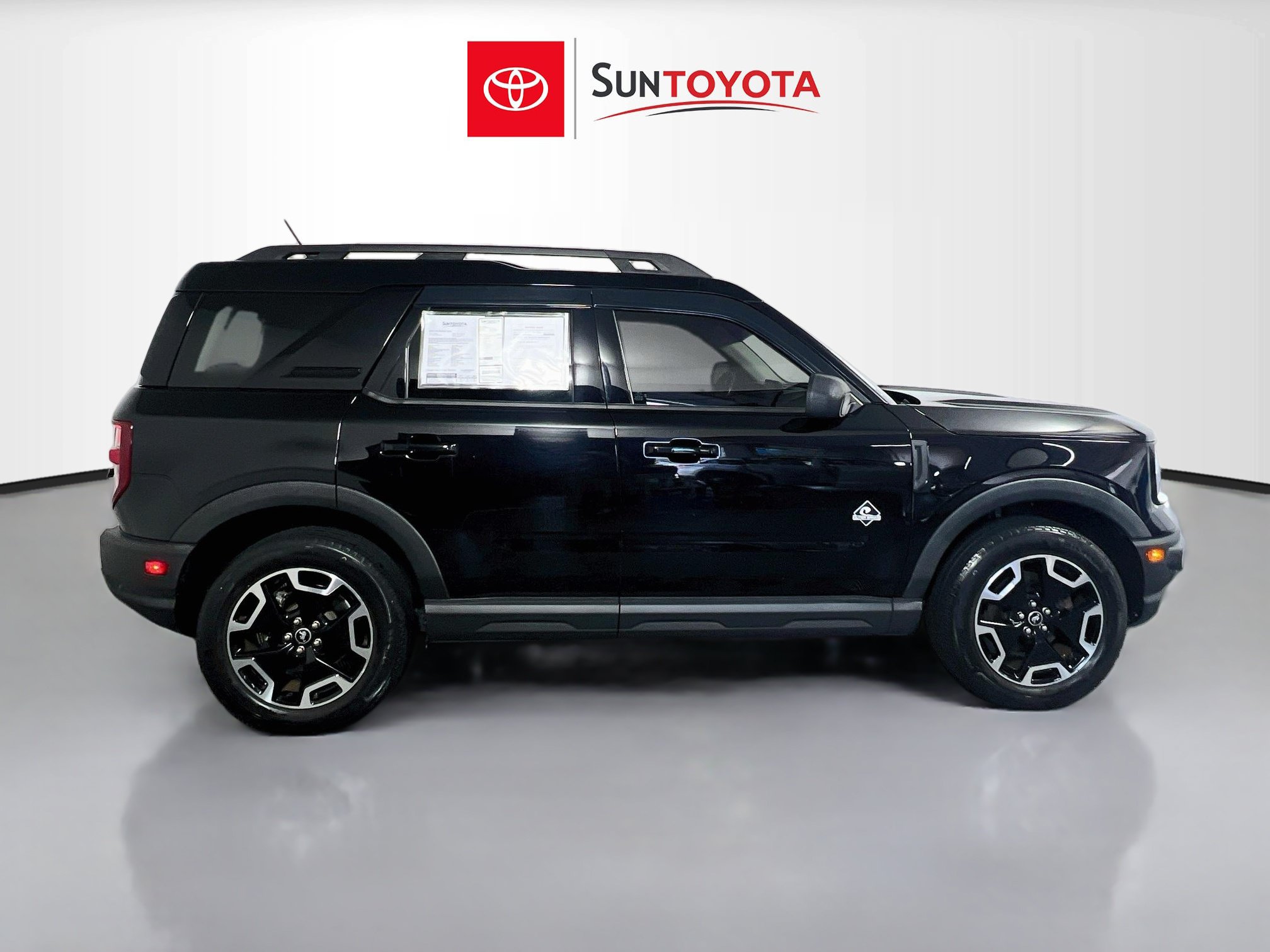 Used 2022 Ford Bronco Sport Outer Banks w/ Tech Package AWD/4WD image 2