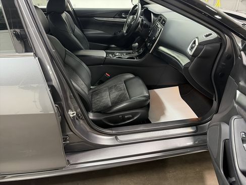 Used 2016 Nissan Maxima SR image 31