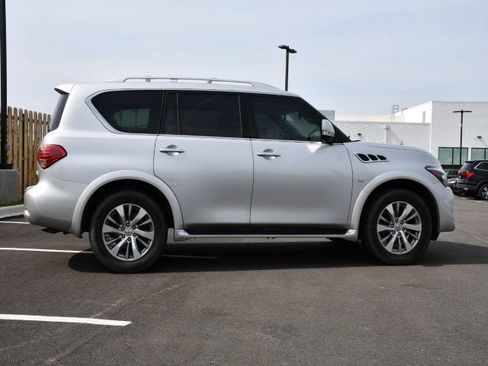 Used 2017 INFINITI QX80 4WD w/ Driver Assistance Package image 12