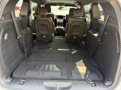Used 2026 Chrysler Pacifica Select FWD image 18