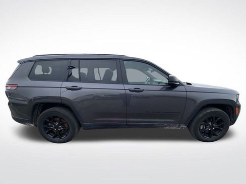 Used 2024 Jeep Grand Cherokee L Altitude image 12