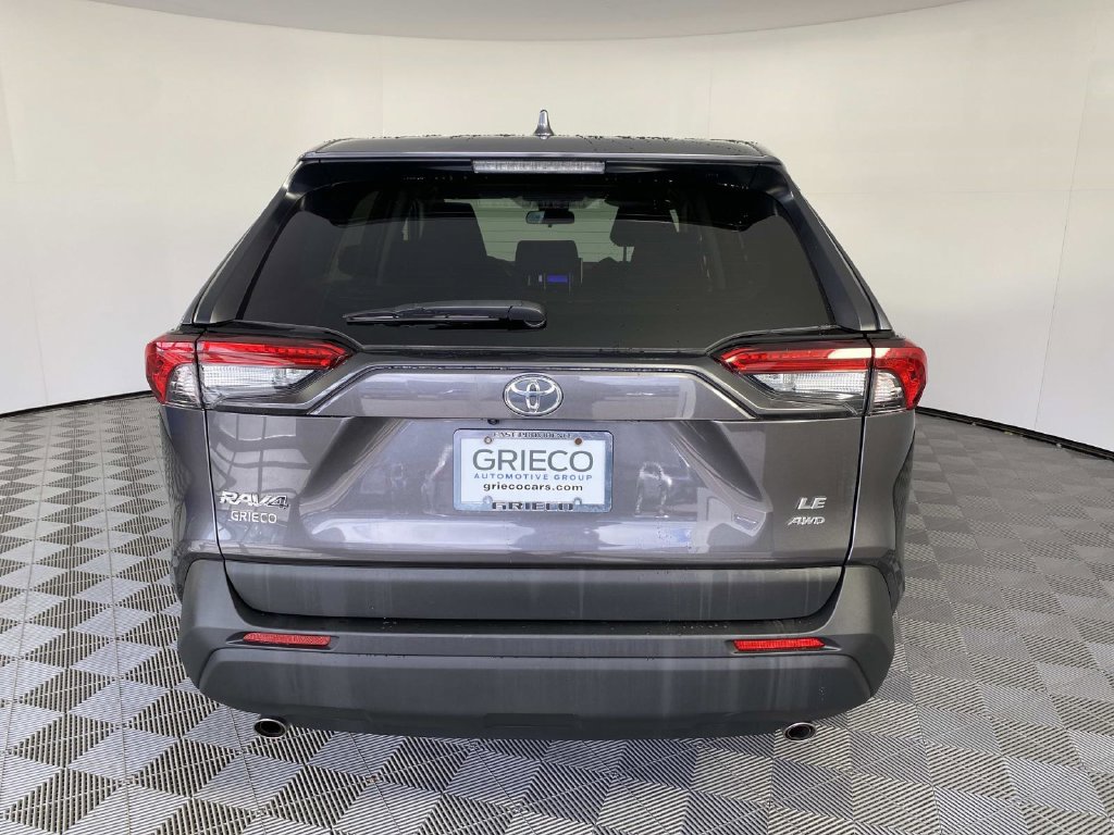 Used 2024 Toyota RAV4 LE AWD/4WD image 7