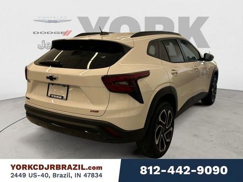 Used 2024 Chevrolet Trax RS FWD image 5