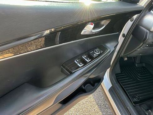 Used 2019 Kia Sorento L FWD image 12