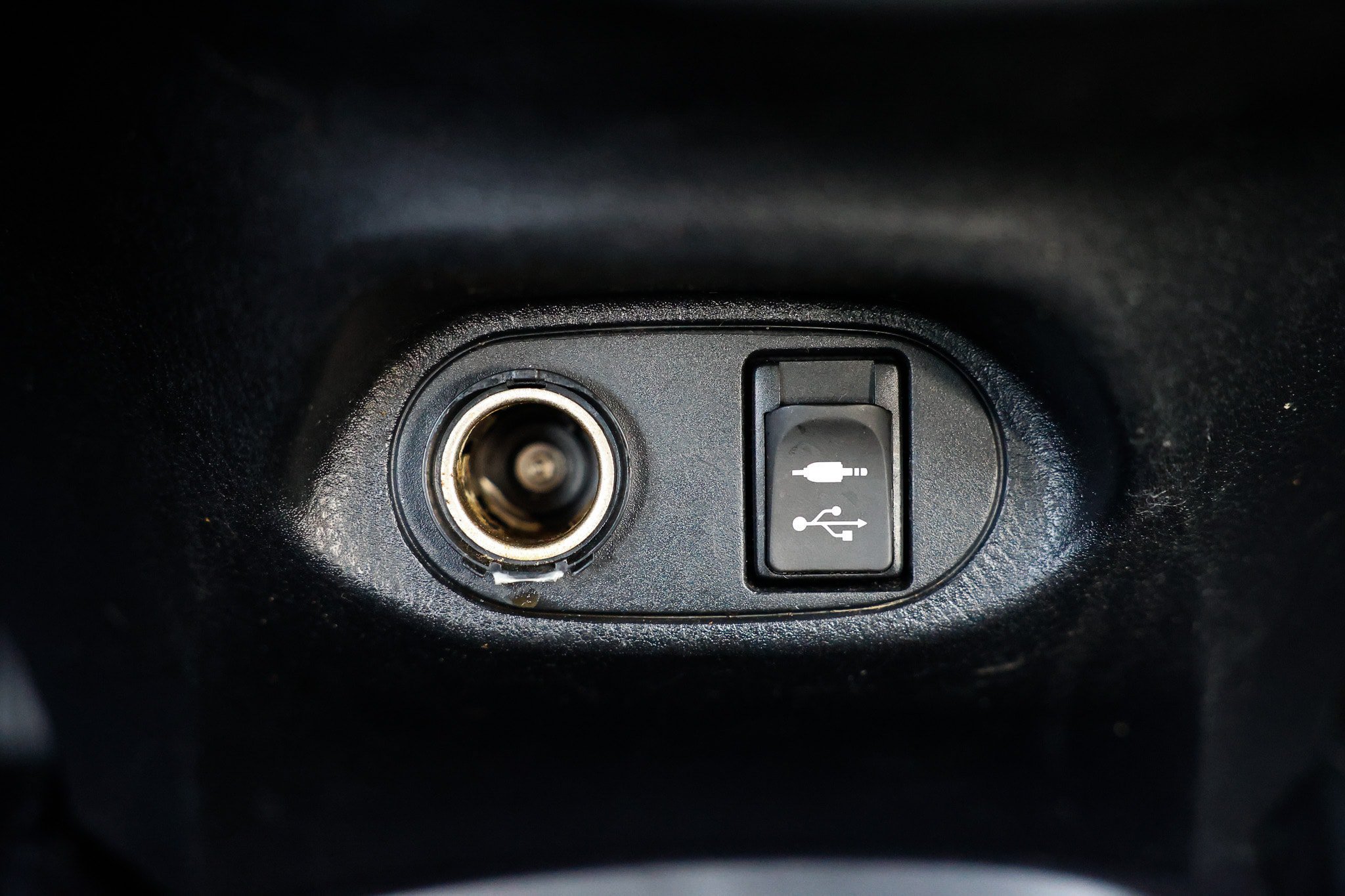 Used 2015 Toyota Yaris L FWD image 27