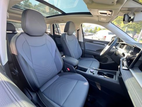 New 2025 Volkswagen Tiguan SE image 24