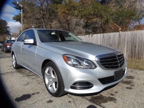Used 2014 Mercedes-Benz E 350 Sedan image 4