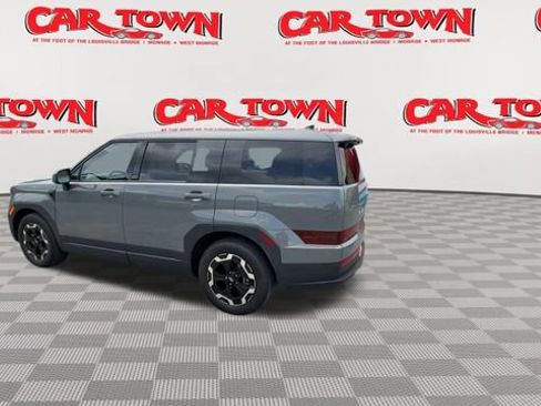Used 2025 Hyundai Santa Fe SE AWD/4WD image 6