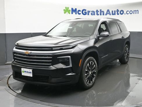 New 2026 Chevrolet Traverse LT w/ Sun and Wheel Package AWD/4WD image 16